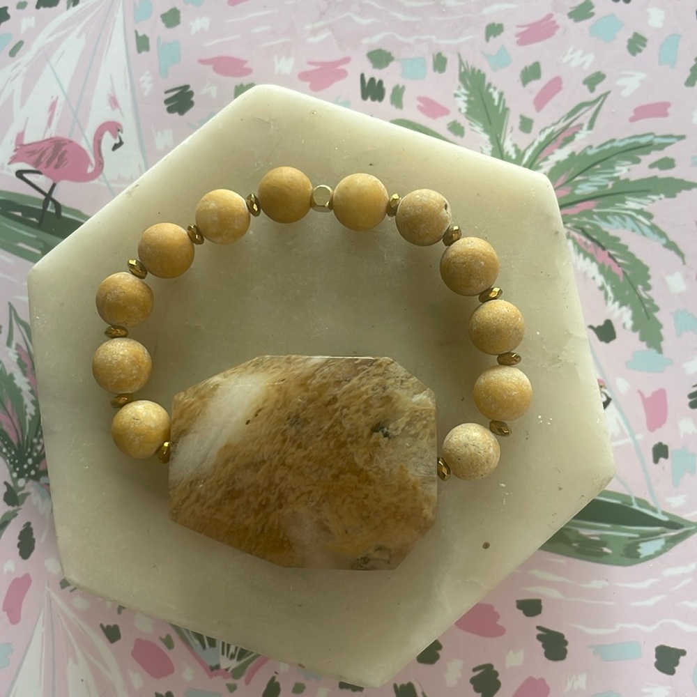 Yellow Jade & Agate center stone bracelet